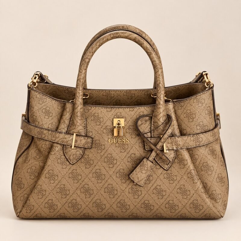 Tendances sac à main 2026 : formes et couleurs au Maroc 1 Guess Maroc sac beige monogramme pour femme