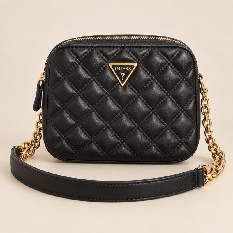 Associer sac et montre : 5 idées élégantes au quotidien 1 Sac Guess femme noir matelassé avec bandoulière dorée